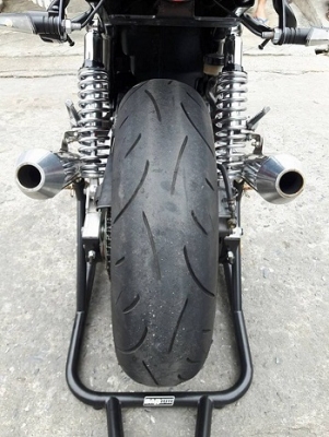 ขาย cb 400 ปี 1995ทะเบียนแท้ โอนขนส่ง  แต่งคาเฟ่