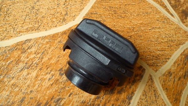 ฝาถังน้ำมัน ของรถ Volkswagen แท้ ฝาถังน้ำมัน ของรถ Volkswagen แท้