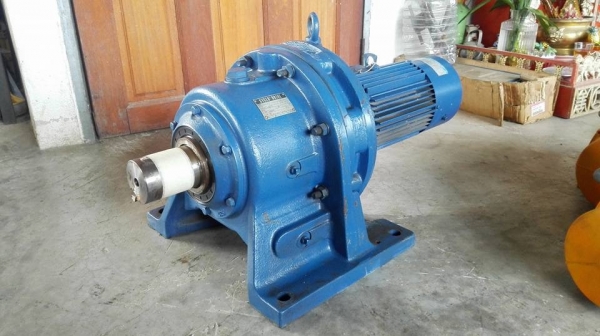 ** SOLD ** มอเตอร์เกียร์ Sumitomo 3 HP ทด 1:195 เพลาออก 7.5 RPM มีเบรค รุ่นพิเศษเกียร์ใหญ่เพลาโต