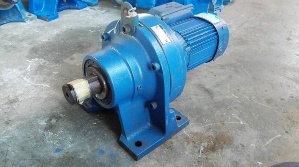 ** ของใหม่!! ** มอเตอร์เกียร์ Sumitomo 1/3 HP ทด 1:1003 เพลาออก 1.5 RPM 380V รุ่นพิเศษทดหนักหมุนช้า