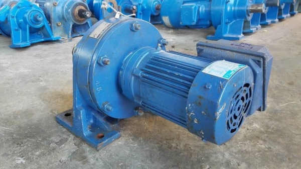** ของใหม่!! ** มอเตอร์เกียร์ Sumitomo 1/3 HP ทด 1:1003 เพลาออก 1.5 RPM 380V รุ่นพิเศษทดหนักหมุนช้า