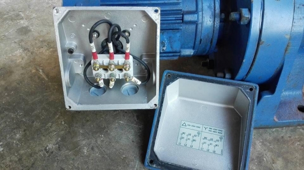 ** ของใหม่!! ** มอเตอร์เกียร์ Sumitomo 1/3 HP ทด 1:1003 เพลาออก 1.5 RPM 380V รุ่นพิเศษทดหนักหมุนช้า