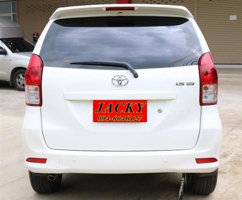 TOYOTA AVANZA 1.5 G AT สีขาว ปี 2012