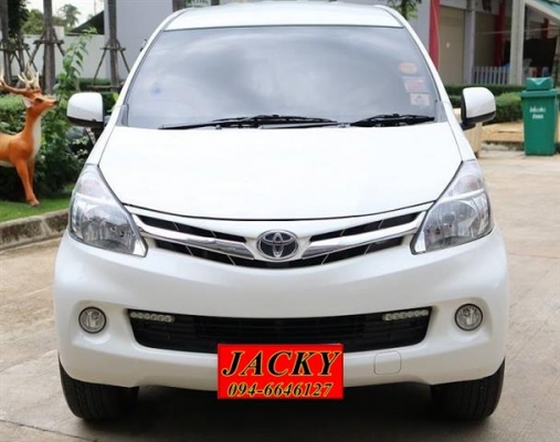 TOYOTA AVANZA 1.5 G AT สีขาว ปี 2012