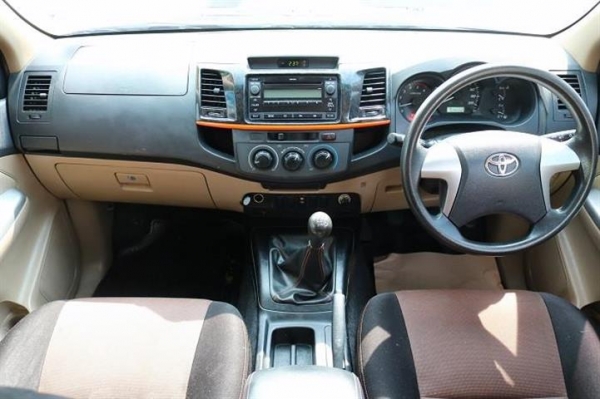 TOYOTA HILUX VIGO CHAMP 2.5 E TRD SMART CAB MT สีดำ ปี 2013