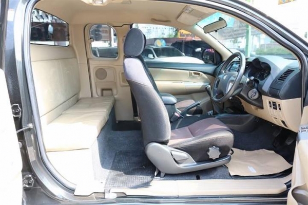 TOYOTA HILUX VIGO CHAMP 2.5 E TRD SMART CAB MT สีดำ ปี 2013