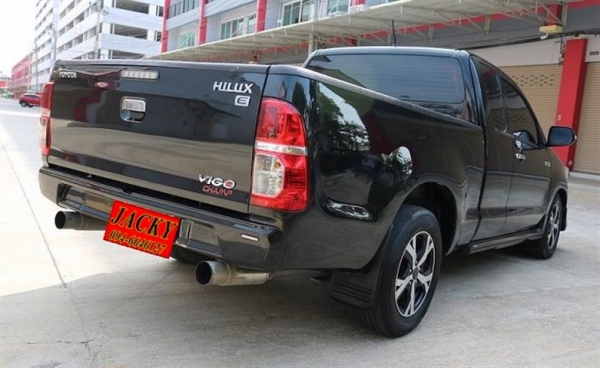 TOYOTA HILUX VIGO CHAMP 2.5 E TRD SMART CAB MT สีดำ ปี 2013