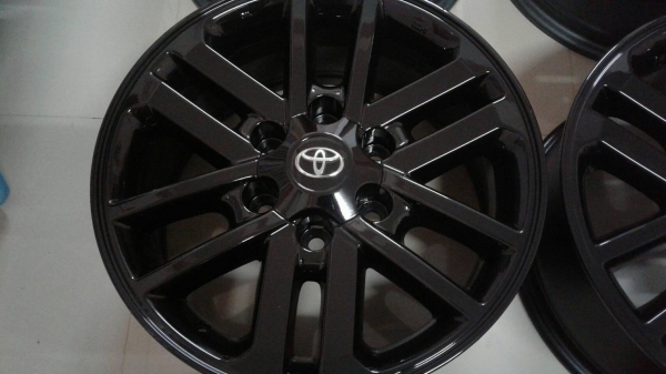 ขายล้อแม็กวีโก้แชมป์ 17 ทำสีดำเงามาใหม่ หรือสนใจยางเปอร์เซ็น 265 65 17 ก็มีครับ