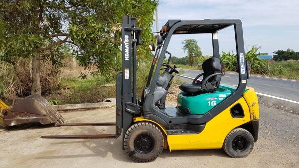 ขายด่วนรถยกKOMATSU FG15-20ยก1.5ตันเสาสูง3เมตรตัวใหม่ล่าสูดยางตัน4เส้นรถนอกนำเข้ายังไม่เคยใช้งานในเมืองไทยเลย