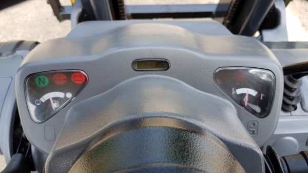 ขายด่วนรถยกKOMATSU FG15-20ยก1.5ตันเสาสูง3เมตรตัวใหม่ล่าสูดยางตัน4เส้นรถนอกนำเข้ายังไม่เคยใช้งานในเมืองไทยเลย