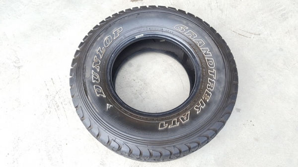 ขายยาง30x9.5 R15 ปี 13 DUNLOP GRAND AT1  3เส้น