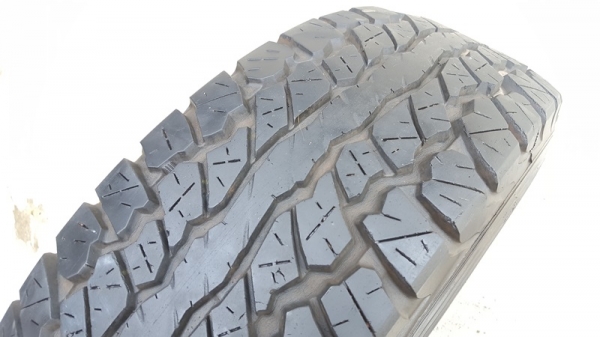 ขายยาง30x9.5 R15 ปี 13 DUNLOP GRAND AT1  3เส้น