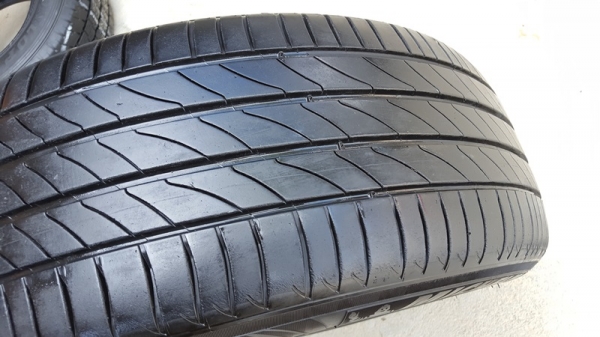 ขายยาง215/60/16 ปี 4814  MICHERLIN 3ST 4 เส้น