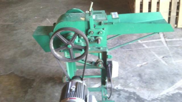 เครื่องสับปุ๋ย และพืชสด Crusher
