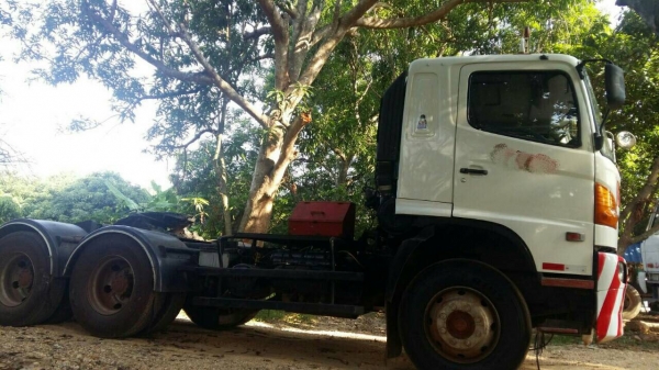 ขายรถหัวลาก 10 ล้อ 2 เพลว สะภาพสวย เครื่องแน้น เกียร์เดิม HINO MEGA ปี.48 ราคา 1150000 สนใจรีบจองด่วน 0813531946 ขายรถหัวลาก 10 ล้อ 2 เพลว สะภาพสวย เครื่องแน้น เกียร์เดิม HINO MEGA ปี.48 ราคา 1150000 สนใจรีบจองด่วน 0813531946