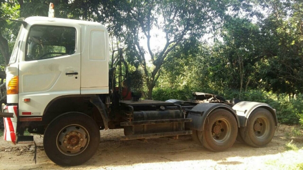 ขายรถหัวลาก 10 ล้อ 2 เพลว สะภาพสวย เครื่องแน้น เกียร์เดิม HINO MEGA ปี.48 ราคา 1150000 สนใจรีบจองด่วน 0813531946 ขายรถหัวลาก 10 ล้อ 2 เพลว สะภาพสวย เครื่องแน้น เกียร์เดิม HINO MEGA ปี.48 ราคา 1150000 สนใจรีบจองด่วน 0813531946