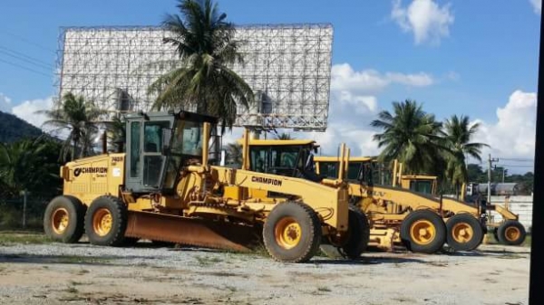 ขาย แชมเปี้ยนส์ 740A ทำงาน 18000ชม. ยังไม่เคยใช้งานในไทย ขาย แชมเปี้ยนส์ 740A ทำงาน 18000ชม. ยังไม่เคยใช้งานในไทย