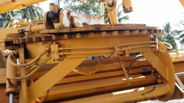 ขาย แชมเปี้ยนส์ 740A ทำงาน 18000ชม. ยังไม่เคยใช้งานในไทย ขาย แชมเปี้ยนส์ 740A ทำงาน 18000ชม. ยังไม่เคยใช้งานในไทย