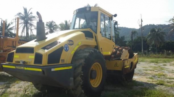ขายด่วนรถบดล้อหนาม Bomag ทำงาน 6000ชม.