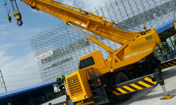 รถเครน 70 ตัน KATO KR70-H สวย/เล่มพร้อมโอน