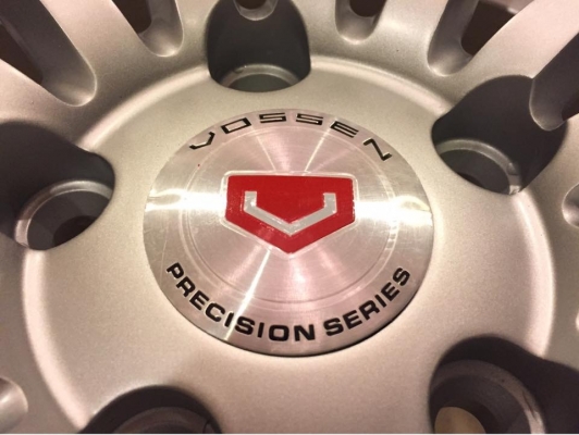 ล้อ Vossen ขอบ18 รุ่นใหม่ล่าสุด สภาพสวย ไม่มีซ่อม ราคาไม่แพง