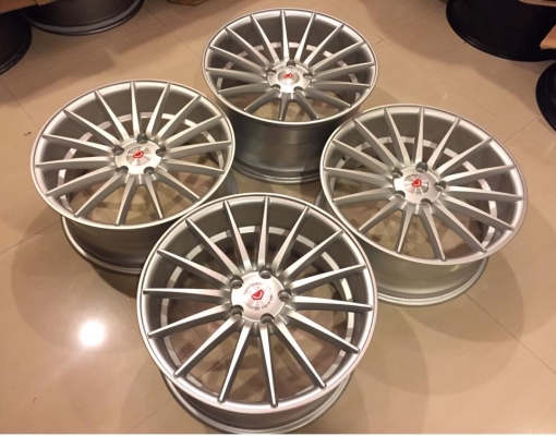 ล้อ Vossen ขอบ18 รุ่นใหม่ล่าสุด สภาพสวย ไม่มีซ่อม ราคาไม่แพง