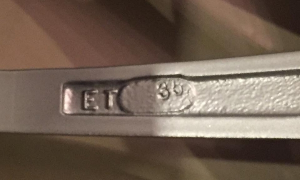 ล้อ Vossen ขอบ18 รุ่นใหม่ล่าสุด สภาพสวย ไม่มีซ่อม ราคาไม่แพง