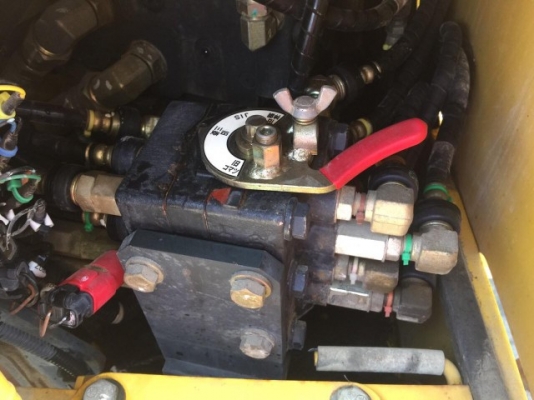 ขายรถแบคโฮ KOMATSU PC138US-8 ปี 2007 รถนอกนำเข้าเองจากญี่ปุ่น สภาพสวยพร้อมใช้งาน มีVDOการทำงานครับ