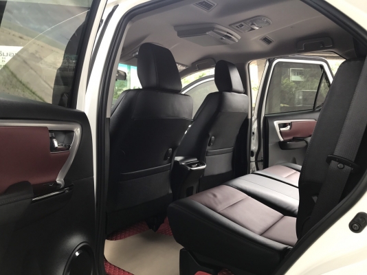 2016 toyota fortuner 2.8v 2wd trd ตัวท๊อปสุด มือเดียวป้ายแดง สภาพนางฟ้า