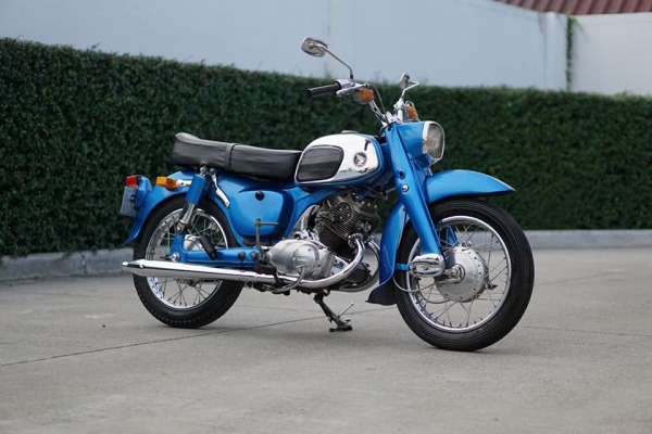 วุฒิ นนบุรี ขาย ฮฮนด้า C92 รภสภาพสวยๆเครื่องดีพร้อมใช้เอาไปขับหล่อได้เลย