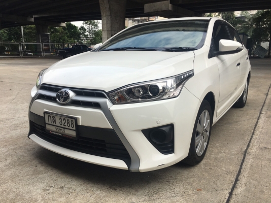2014 toyota yaris 1.2g สีขาว มือเดียวตัวท๊อปสุด