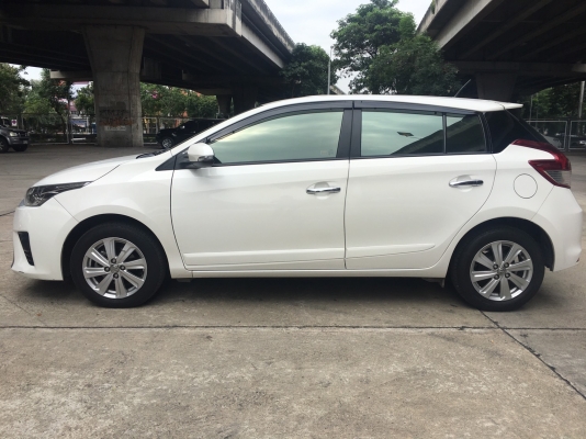 2014 toyota yaris 1.2g สีขาว มือเดียวตัวท๊อปสุด