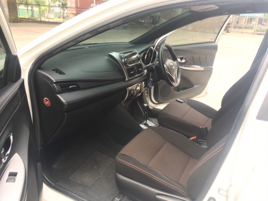 2014 toyota yaris 1.2g สีขาว มือเดียวตัวท๊อปสุด