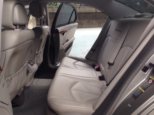 2008 benz e200 ngt สีเทา รถสวยหน้าหลังไม่มีชน น่าใช้มาก