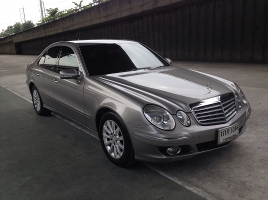 2008 benz e200 ngt สีเทา รถสวยหน้าหลังไม่มีชน น่าใช้มาก