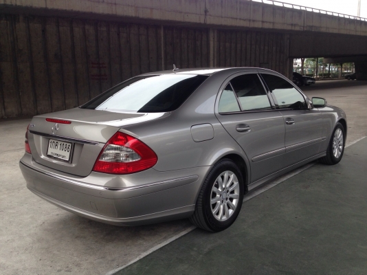 2008 benz e200 ngt สีเทา รถสวยหน้าหลังไม่มีชน น่าใช้มาก
