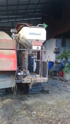 รถเกี่ยวข้าว คูโบต้า DC 70  รองกระสอบ พร้อมเทลเลอร์