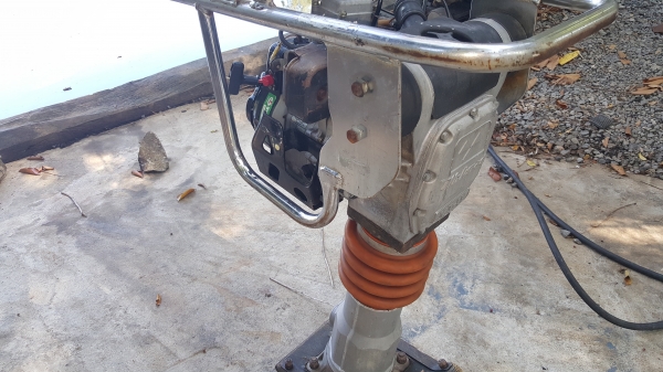 เครื่องตบดิน MIKASA เครื่อง 2.4 แรง 4 จังหวะ สภาพสวยมากๆๆพร้อมใช้ สอบถาม ต่อรองได้ ขายได้ขาย 15800 บาท เครื่องตบดิน MIKASA เครื่อง 2.4 แรง 4 จังหวะ สภาพสวยมากๆๆพร้อมใช้ สอบถาม ต่อรองได้ ขายได้ขาย 15800 บาท