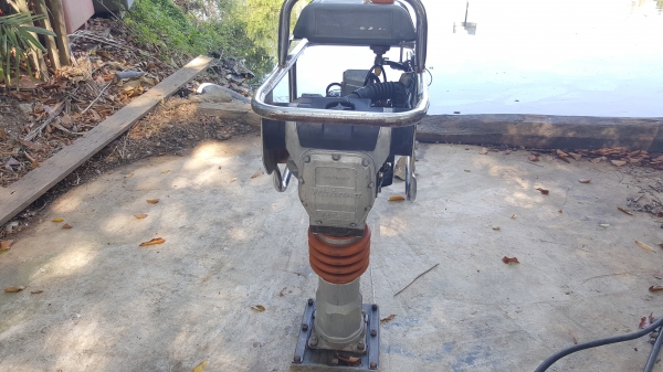 เครื่องตบดิน MIKASA เครื่อง 2.4 แรง 4 จังหวะ สภาพสวยมากๆๆพร้อมใช้ สอบถาม ต่อรองได้ ขายได้ขาย 15800 บาท เครื่องตบดิน MIKASA เครื่อง 2.4 แรง 4 จังหวะ สภาพสวยมากๆๆพร้อมใช้ สอบถาม ต่อรองได้ ขายได้ขาย 15800 บาท