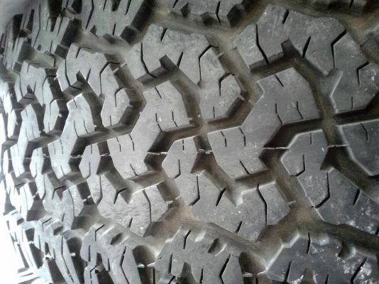 ขายยาง BF All 265/70/17 ปี13 ดอกติดหนวด