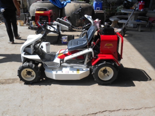 รถตัดหญ้า 0REC RM85B  14  แรง พร้อมใช้งาน