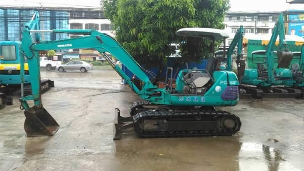 ขายค่ะ..KOMATSU  PC40-7  เก่าญี่ปุ่นแท้..สภาพสวย  เอกสารอินวอยครบ...ลองระบบกันได้ทุกวัน...โทร  089-3818694  ดวงนภา