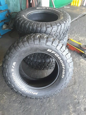 BF KM2 USA. 265-70-17 ปี13 สภาพดี 1ชุด