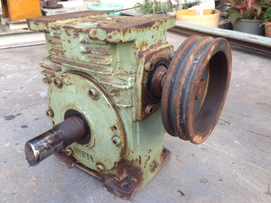 ขายหัวเกียร์ทดรอบ Tsubaki made in Japan เบอร์ 80 อัตราทด 1:60 สภาพดี ภายนอกไม่สวย แต่เดิมๆ หมุนนิ่ม พร้อมใช้งาน ขายถูกครับ