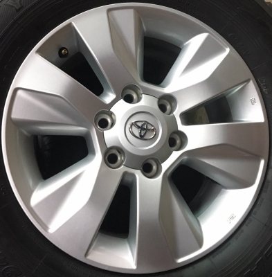 แม็กป้ายแดง Toyoya Revo พร้อมยาง 265-65-17 แม็กป้ายแดง Toyoya Revo พร้อมยาง 265-65-17