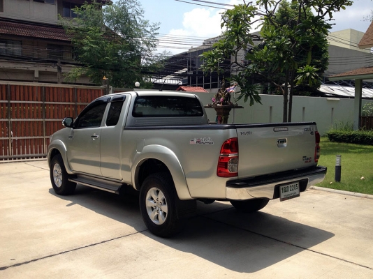 รถสวยคัดพิเศษ Toyota Vigo 2.5 E Auto