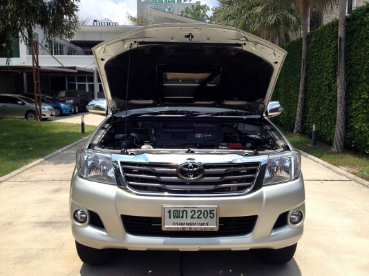 รถสวยคัดพิเศษ Toyota Vigo 2.5 E Auto