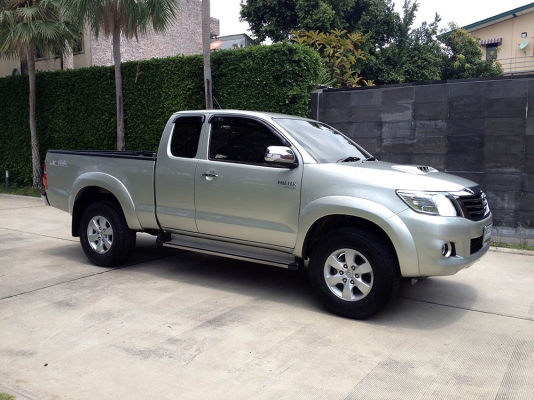 รถสวยคัดพิเศษ Toyota Vigo 2.5 E Auto