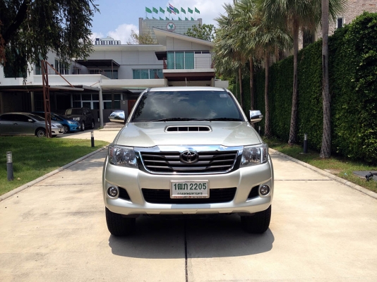 รถสวยคัดพิเศษ Toyota Vigo 2.5 E Auto