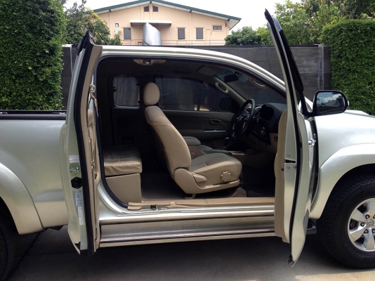 รถสวยคัดพิเศษ Toyota Vigo 2.5 E Auto